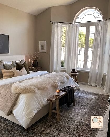 17 Cozy Bedroom Ideas Designs You Need to See Right Now 18 A Curated Nightstand Vignette