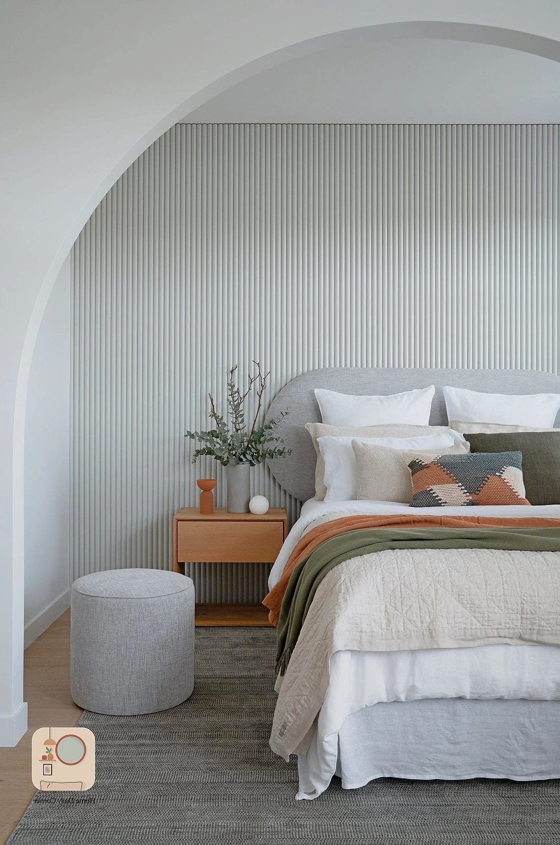 Curved Plaster Niche Behind the Bed