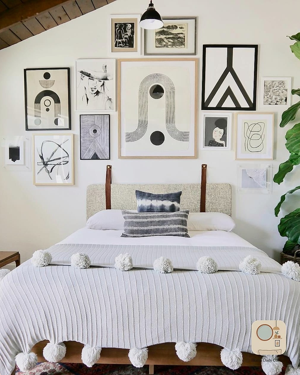 11 Aesthetic Bedroom Ideas Ideas to Upgrade Your Home This Weekend 7 A Gallery Wall Above the Bed