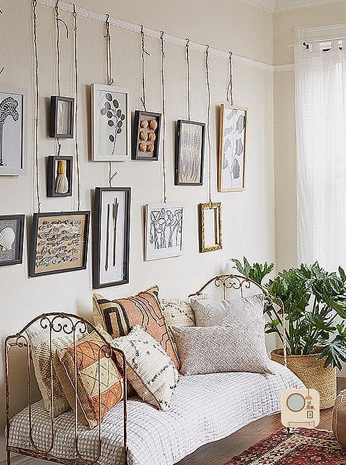A Gallery Wall That Skips the Frames