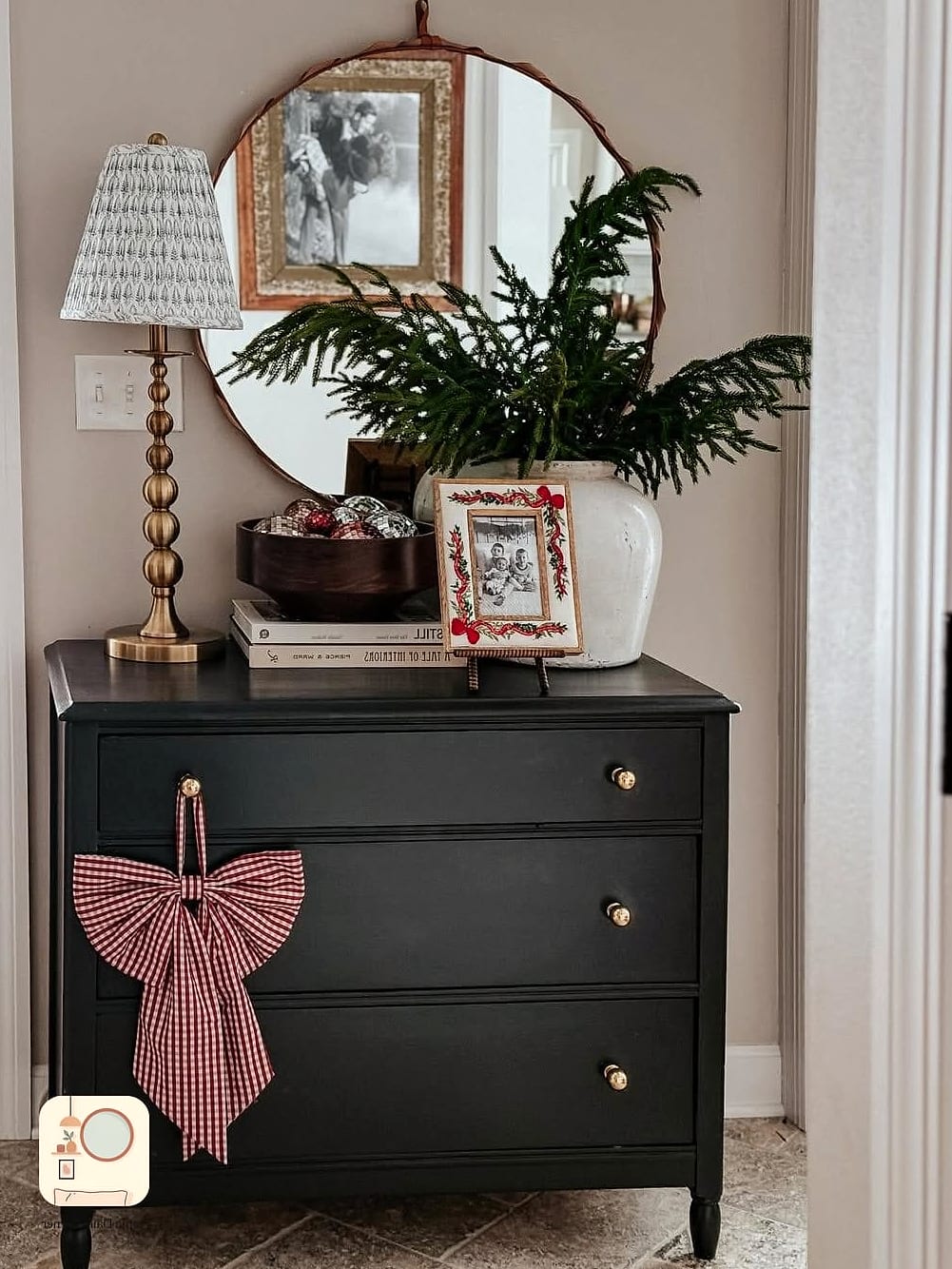 Matching Lamp Pair for Symmetry