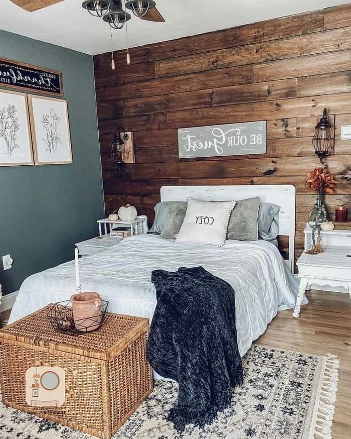 23 Farmhouse Bedroom Ideas Looks We're Obsessed With This Year 2 Shiplap Accent Wall Behind the Bed