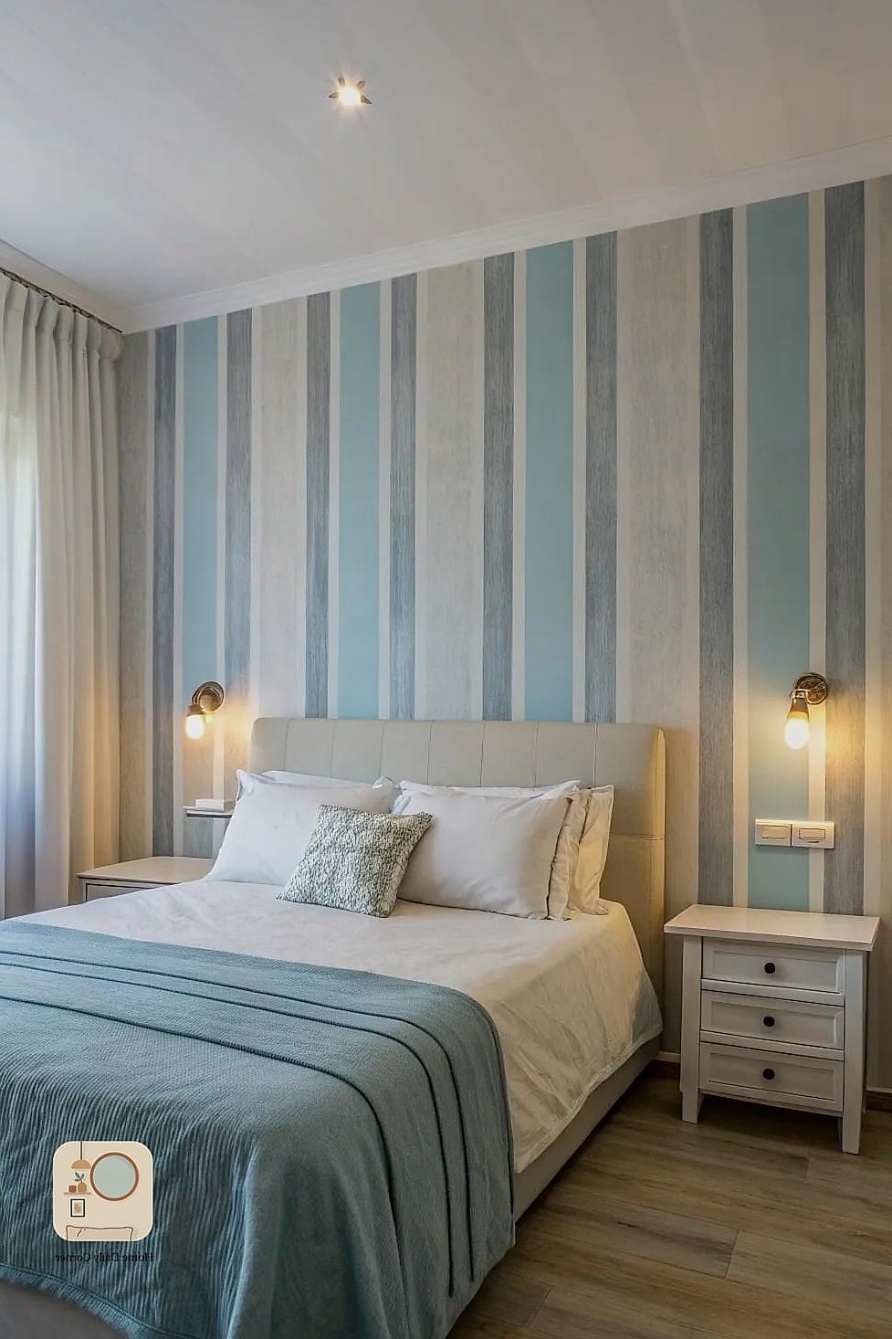 27 Creative Small Bedroom Ideas Ideas You Haven't Seen Before 16 Use Vertical Striped Wallpaper